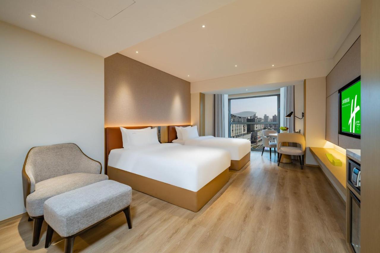 Holiday Inn Shanghai Huaxia By Ihg - Overlooking City Scenery At Sky View Restaurant Eksteriør billede