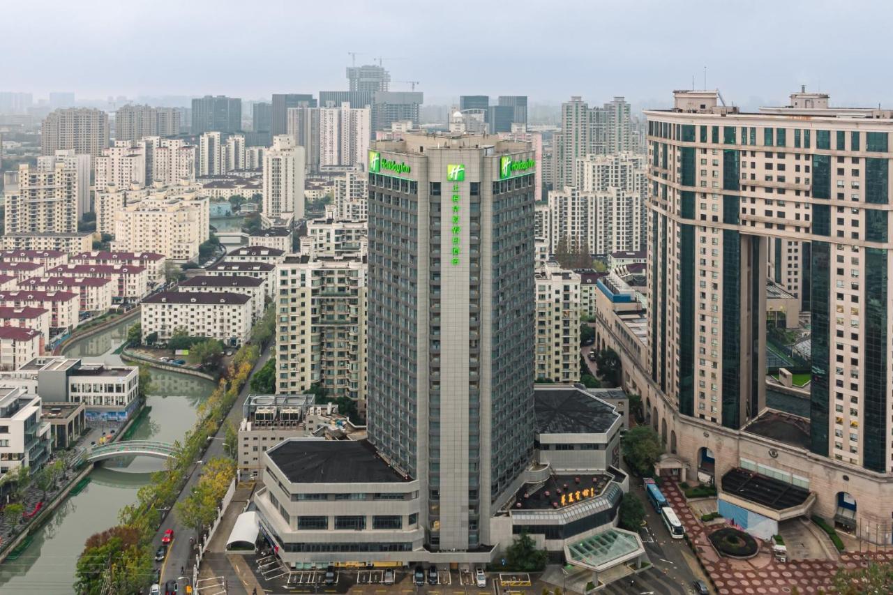 Holiday Inn Shanghai Huaxia By Ihg - Overlooking City Scenery At Sky View Restaurant Eksteriør billede