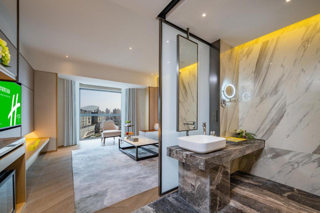 Holiday Inn Shanghai Huaxia By Ihg - Overlooking City Scenery At Sky View Restaurant Eksteriør billede