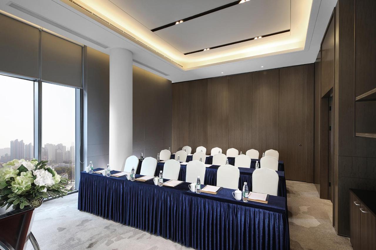 Holiday Inn Shanghai Huaxia By Ihg - Overlooking City Scenery At Sky View Restaurant Eksteriør billede
