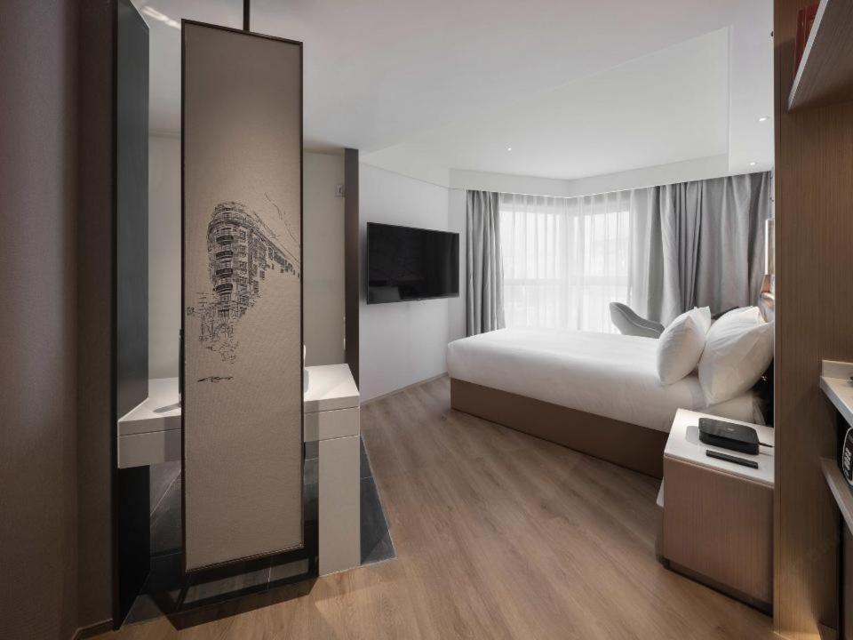 Holiday Inn Shanghai Huaxia By Ihg - Overlooking City Scenery At Sky View Restaurant Eksteriør billede